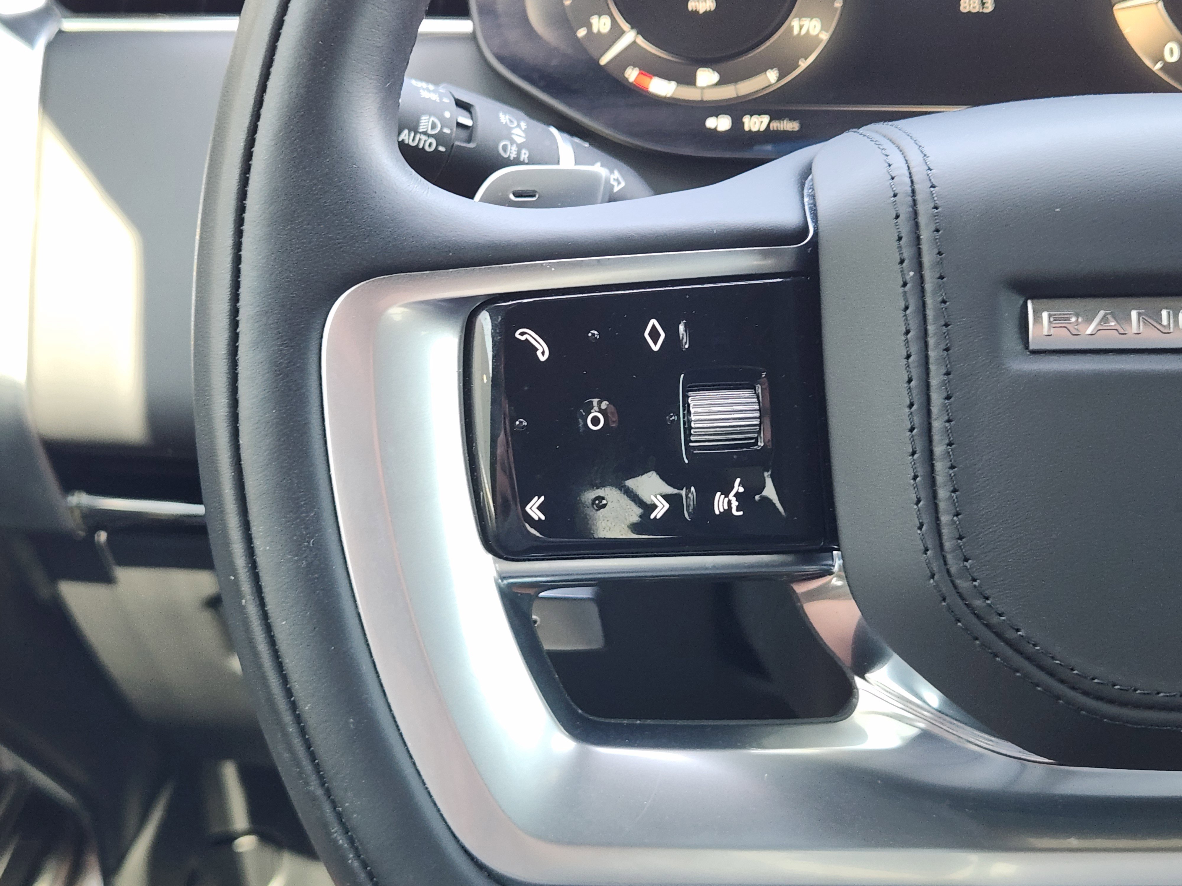Certified 2023 Land Rover Range Rover SE image 30