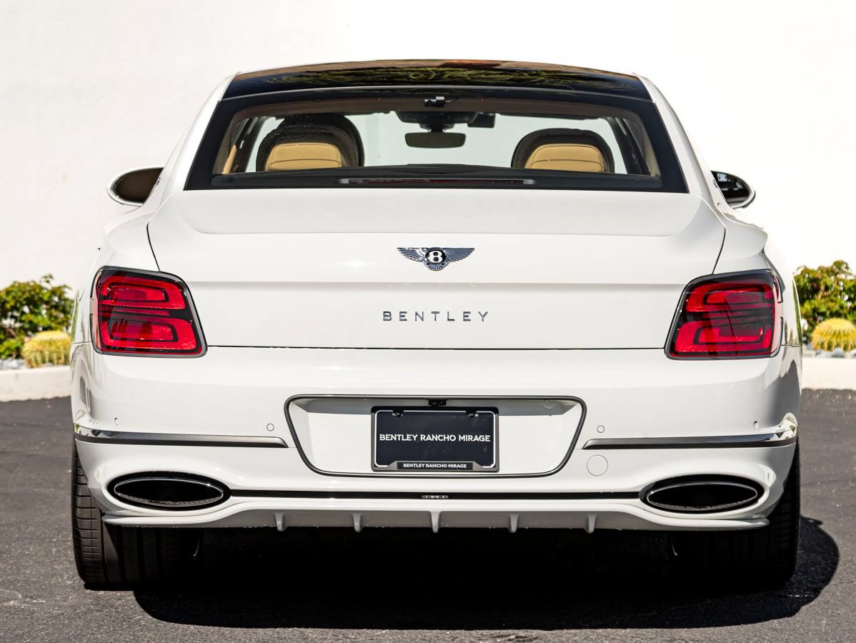 Used 2025 Bentley Flying Spur Plug-In Hybrid AWD/4WD image 13