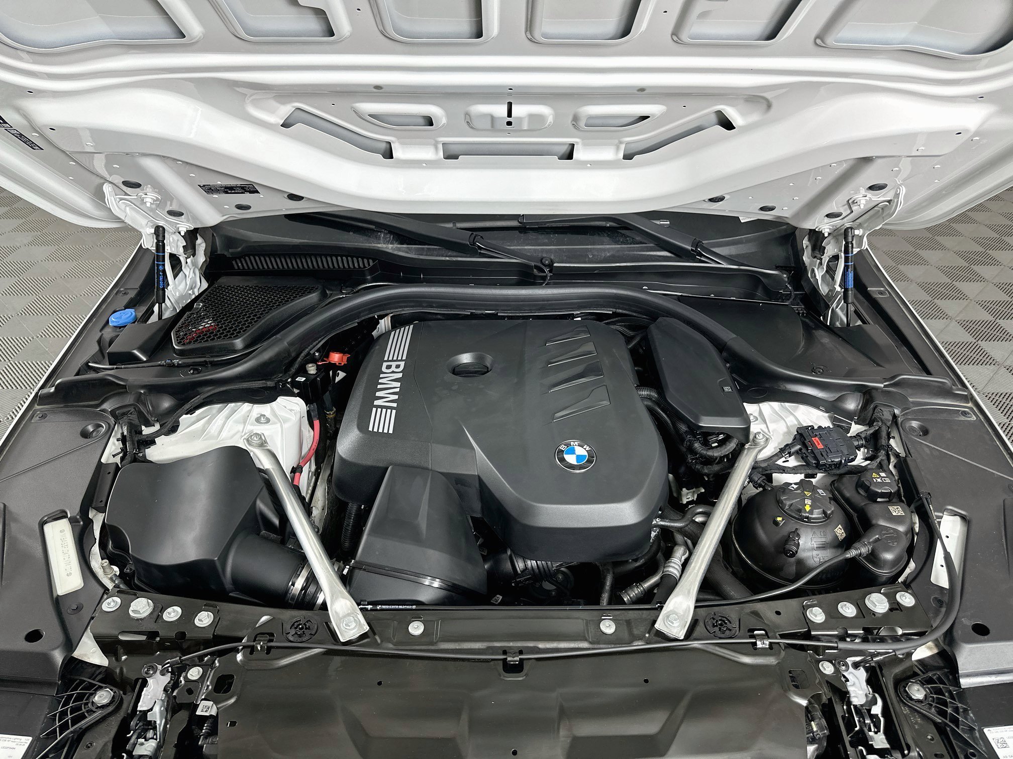 Used 2026 BMW 530i xDrive AWD/4WD image 34