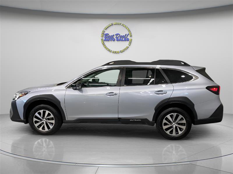 Used 2023 Subaru Outback Premium image 4