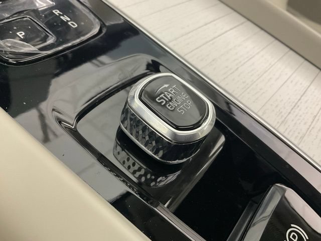 New 2026 Volvo XC60 T8 Ultra AWD/4WD image 17