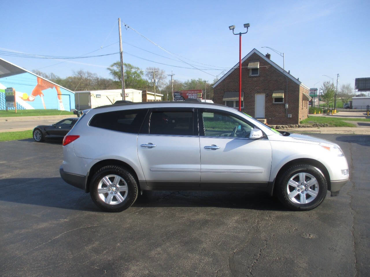 Used 2010 Chevrolet Traverse LT w/ Personal Connectivity Package FWD image 6