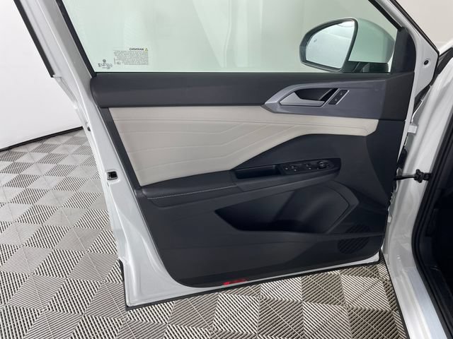 New 2026 Volkswagen Taos SEL AWD/4WD image 5