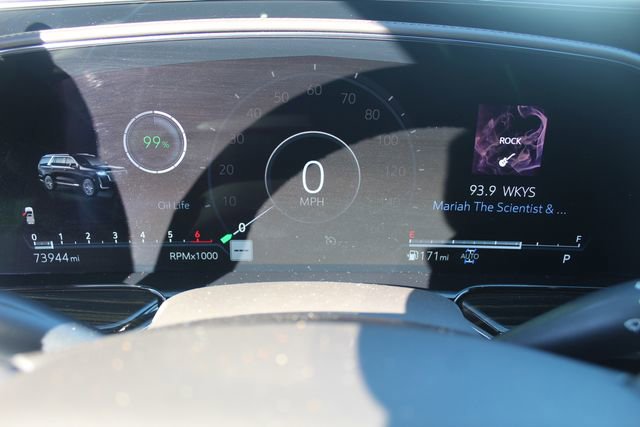 Used 2021 Cadillac Escalade Premium Luxury image 16