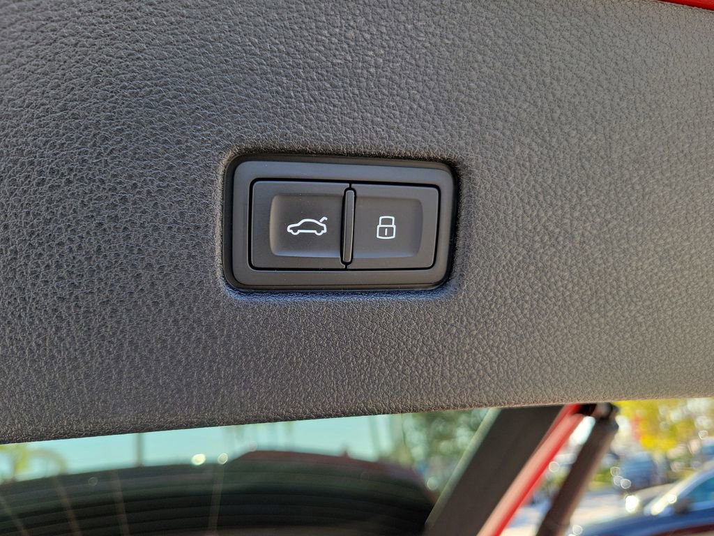 Used 2025 Audi RS Q8 performance image 30