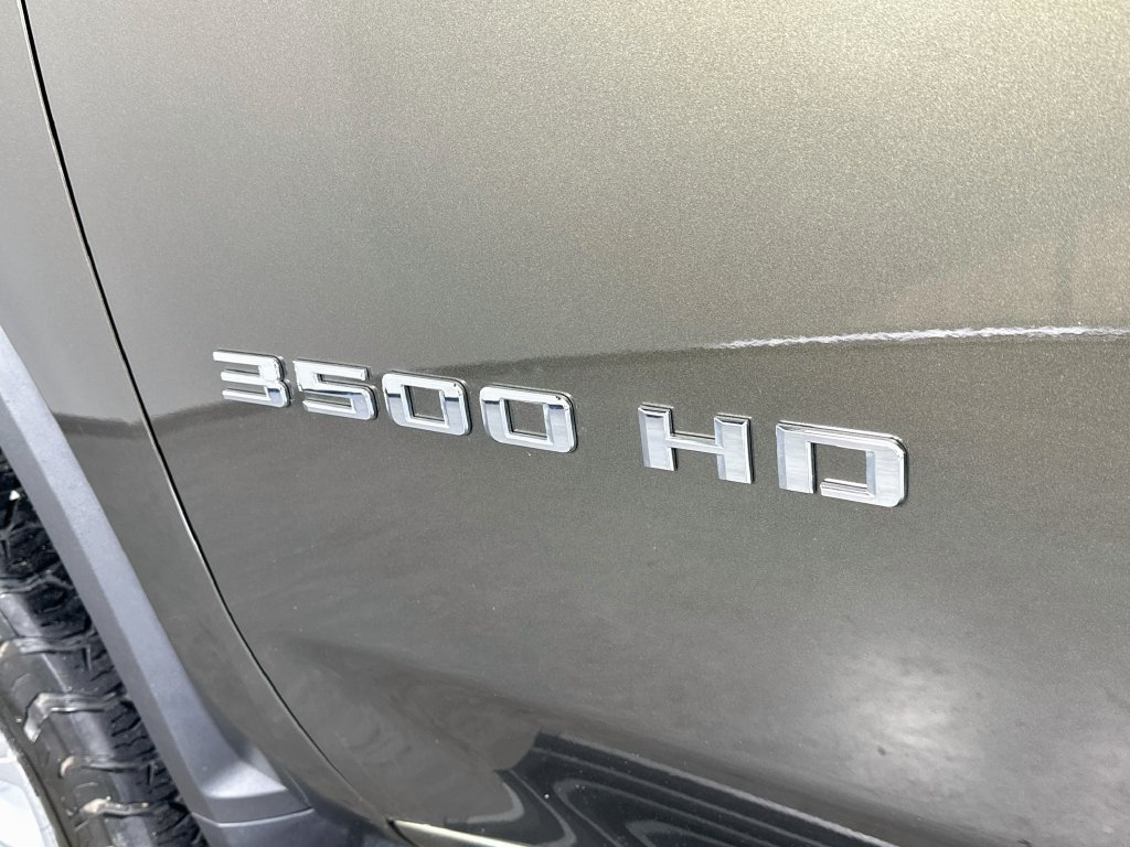 Used 2023 Chevrolet Silverado 3500 High Country w/ Technology Package AWD/4WD image 37