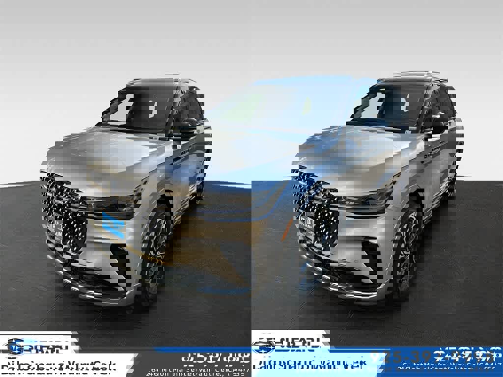 Used 2024 Lincoln Nautilus Reserve image 1