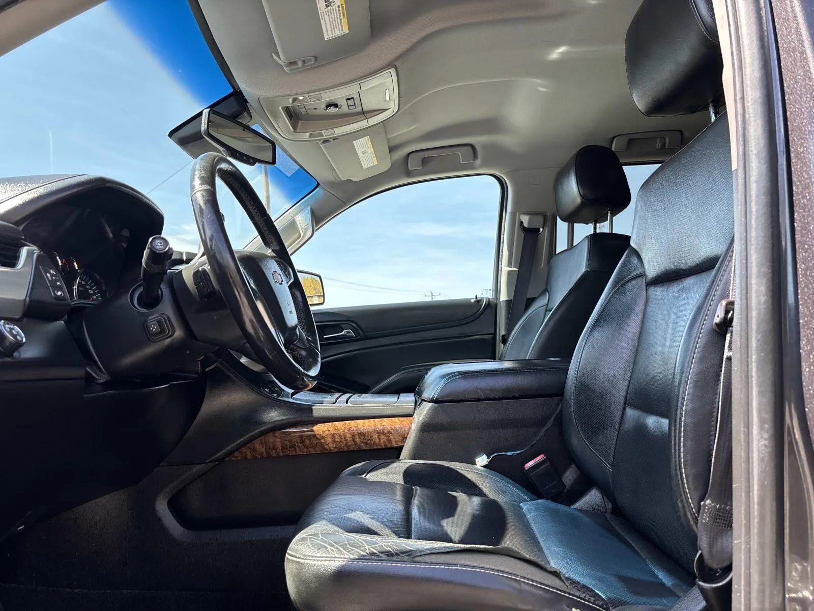 Used 2016 Chevrolet Suburban LTZ RWD image 17