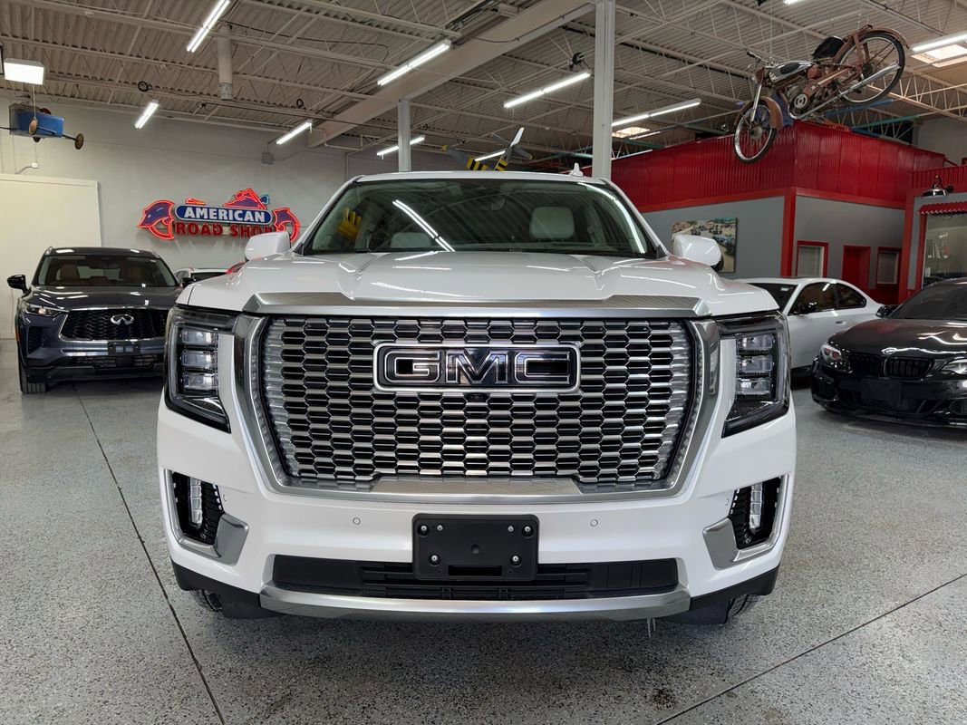 Used 2024 GMC Yukon XL Denali w/ Advanced Technology Package image 8
