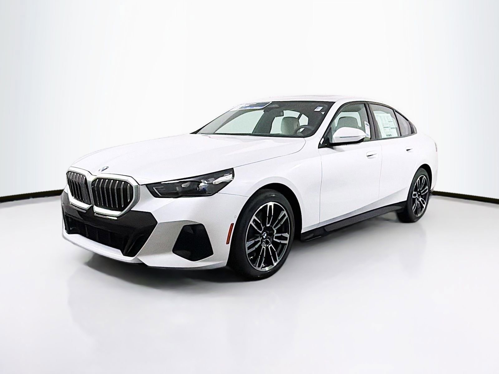 New 2026 BMW 530i xDrive w/ M Sport Package AWD/4WD image 3