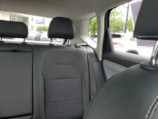 Certified 2023 Volkswagen Taos SE FWD image 12