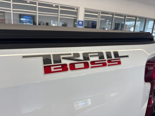 Used 2021 Chevrolet Silverado 1500 LT Trail Boss w/ Convenience Package II AWD/4WD image 19