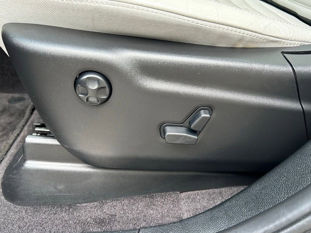 Certified 2018 Jeep Grand Cherokee Limited image 17