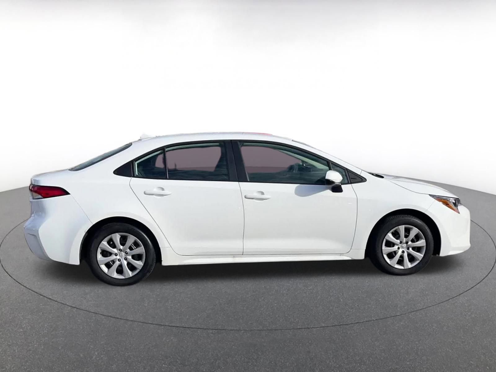 Used 2025 Toyota Corolla LE image 16
