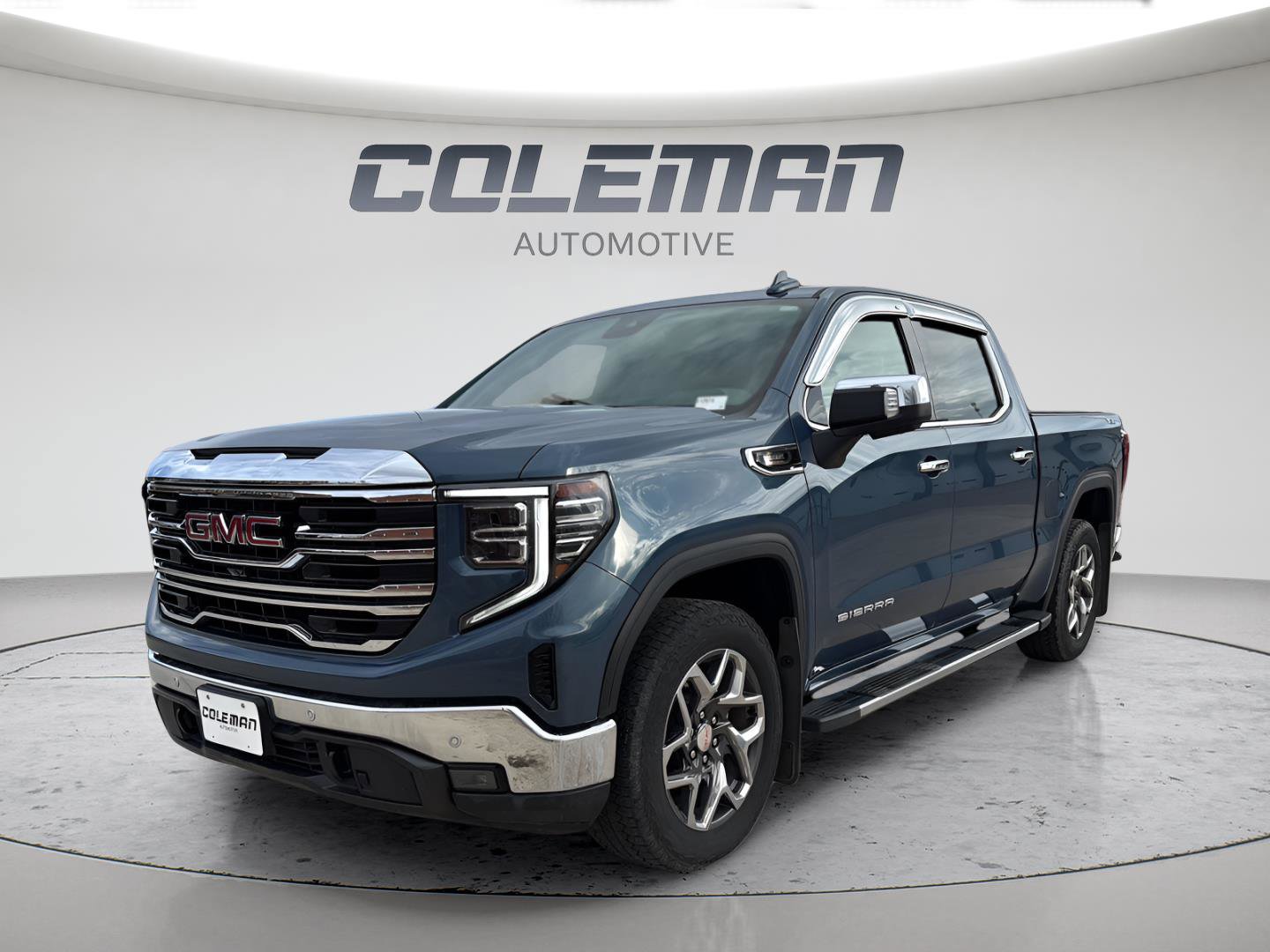 Used 2024 GMC Sierra 1500 SLT w/ SLT Premium Plus Package AWD/4WD image 1