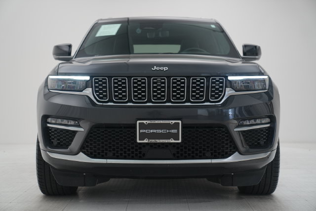 Used 2023 Jeep Grand Cherokee Summit AWD/4WD image 3