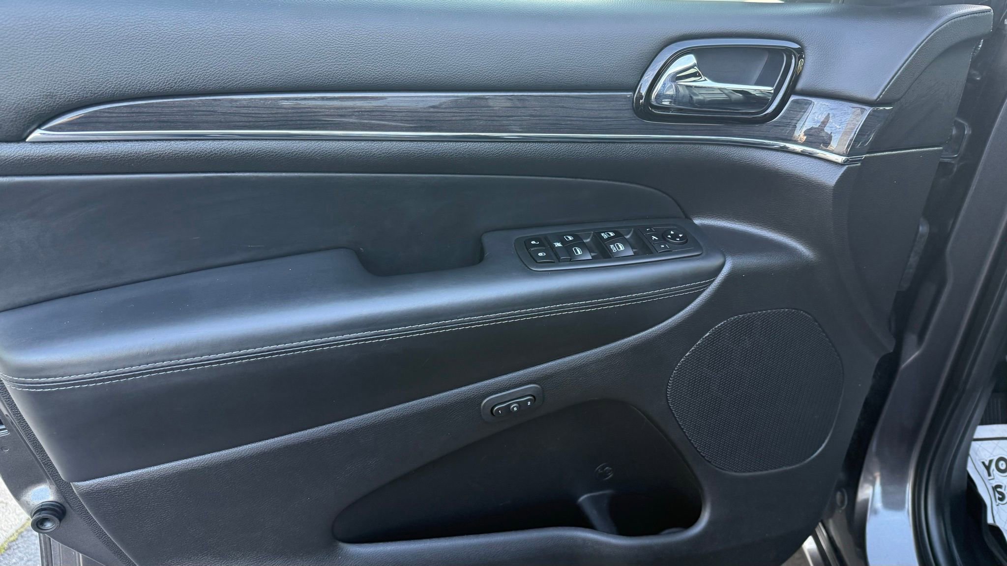 Used 2019 Jeep Grand Cherokee Overland image 33