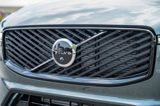 New 2026 Volvo XC60 T8 Plus w/ Climate Package AWD/4WD image 12
