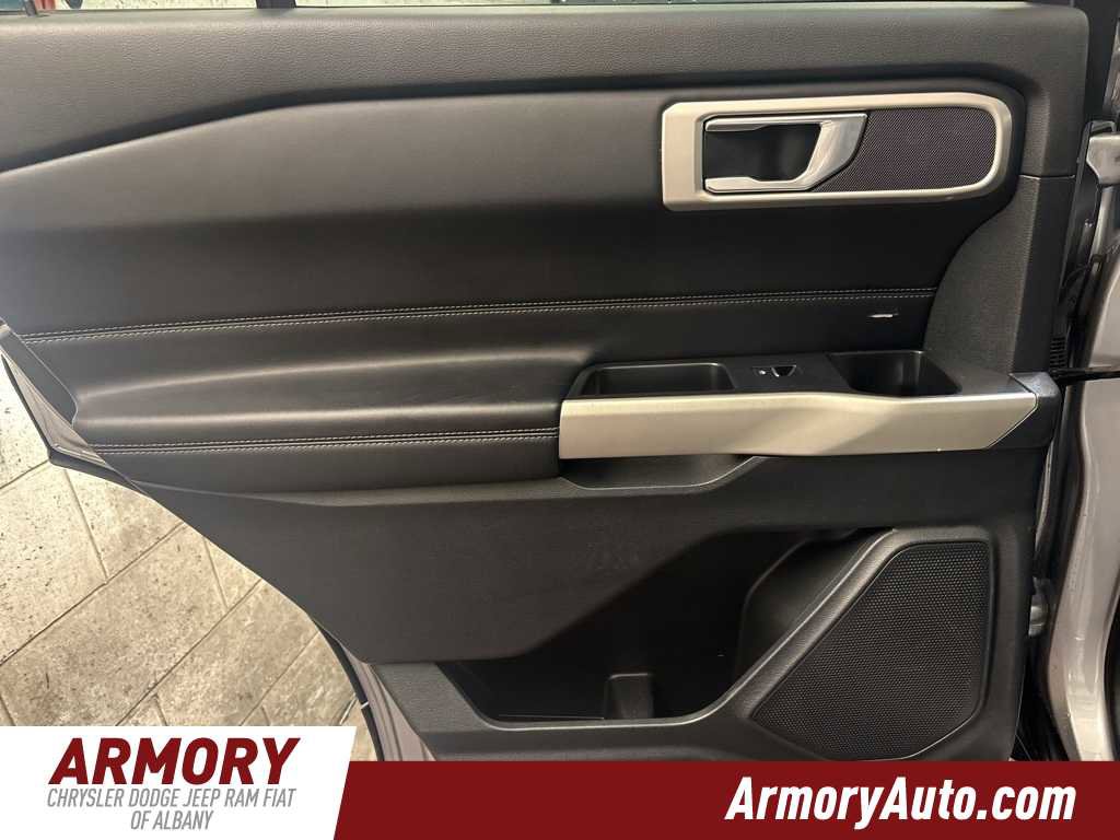 Used 2021 Ford Explorer XLT w/ Equipment Group 202A image 23