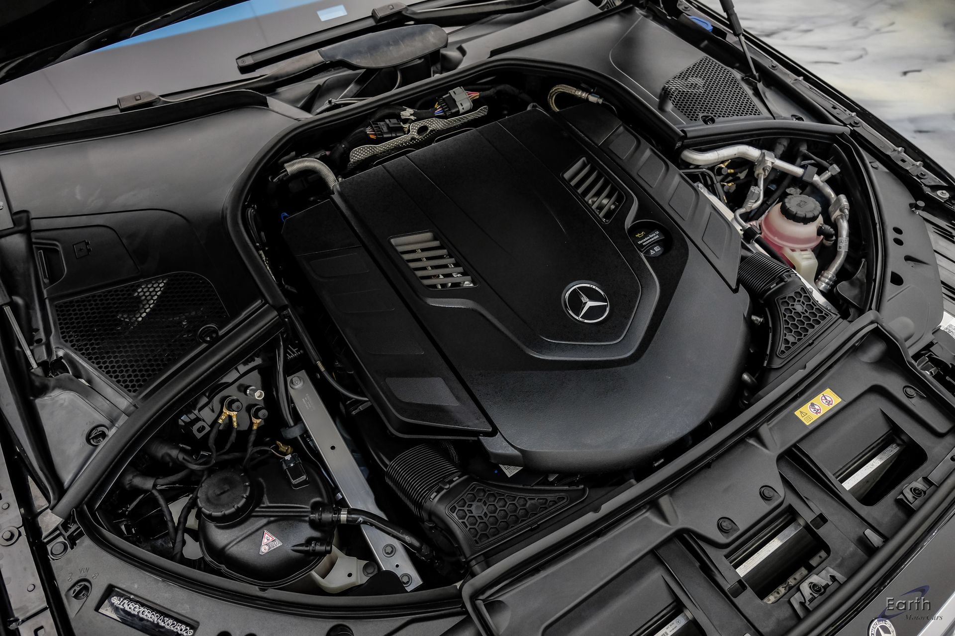 Used 2024 Mercedes-Benz S 580 4MATIC Sedan w/ AMG Line image 96