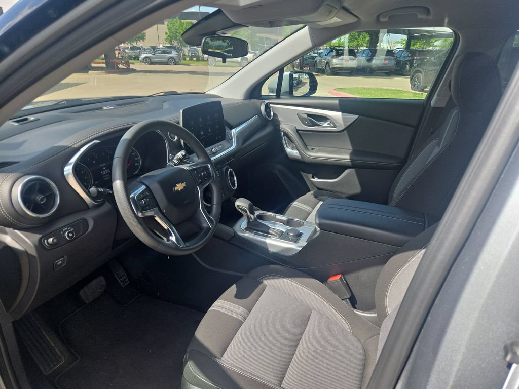 Used 2025 Chevrolet Blazer LT AWD/4WD image 7