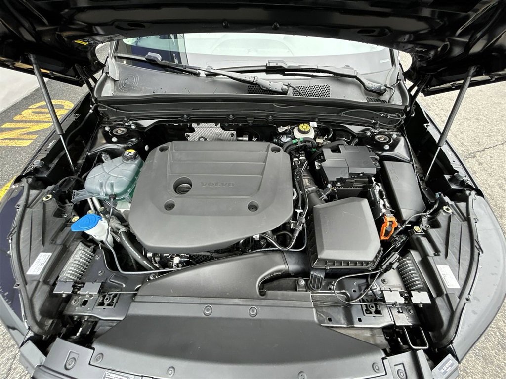 New 2025 Volvo XC40 B5 Plus w/ Climate Package image 10