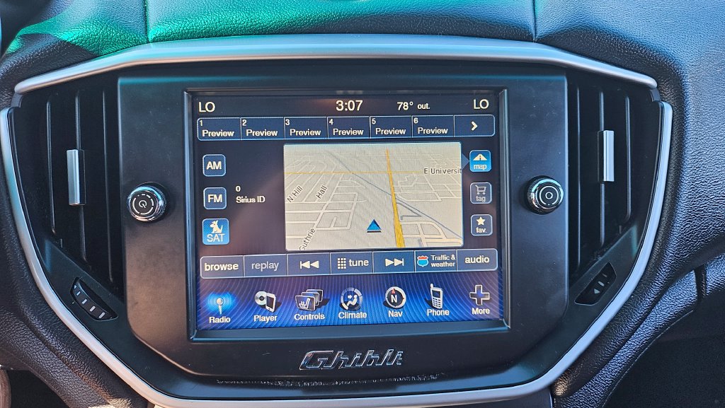 Used 2016 Maserati Ghibli RWD image 31