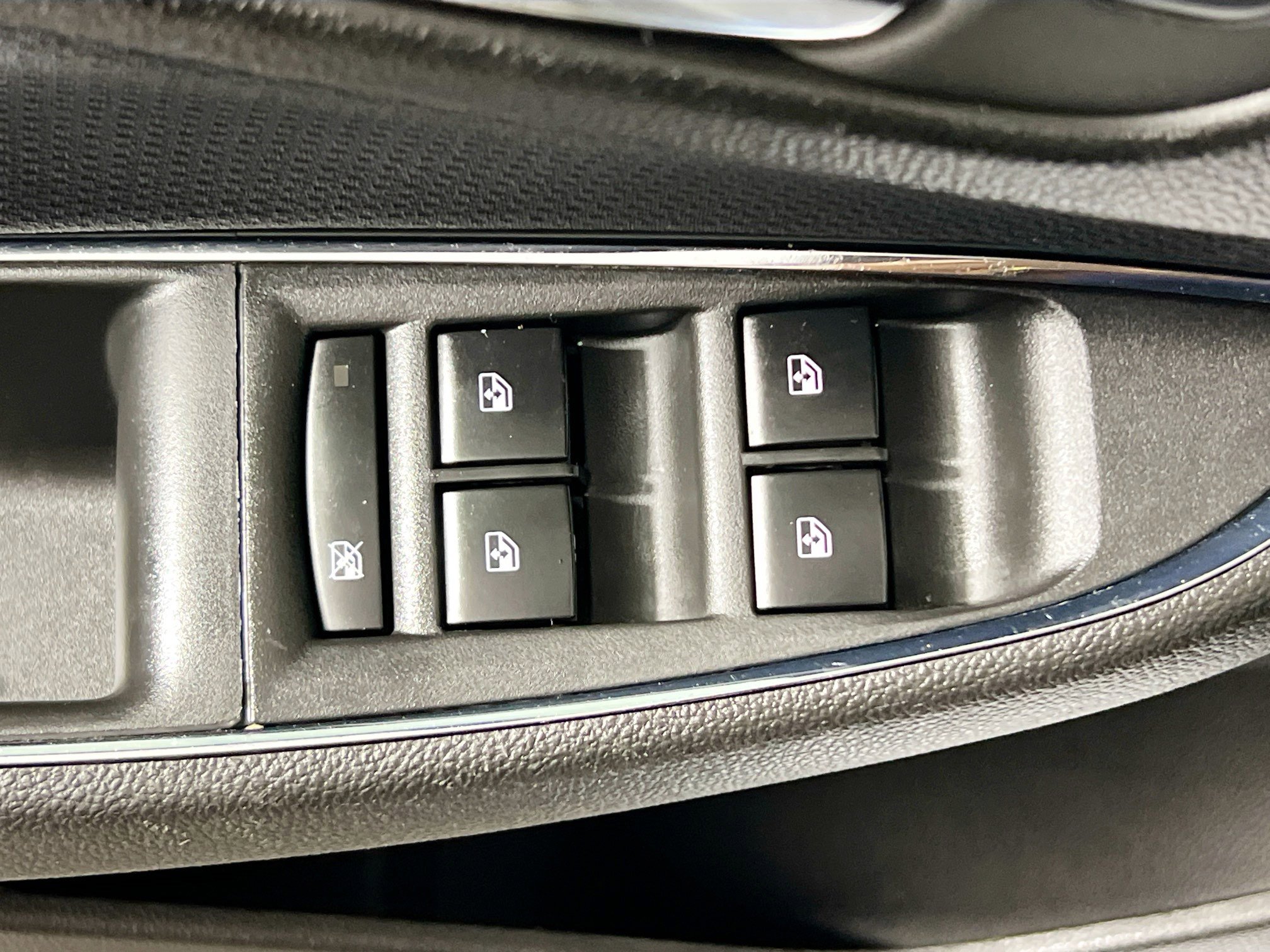 Used 2018 Chevrolet Cruze LT w/ Redline Edition image 15