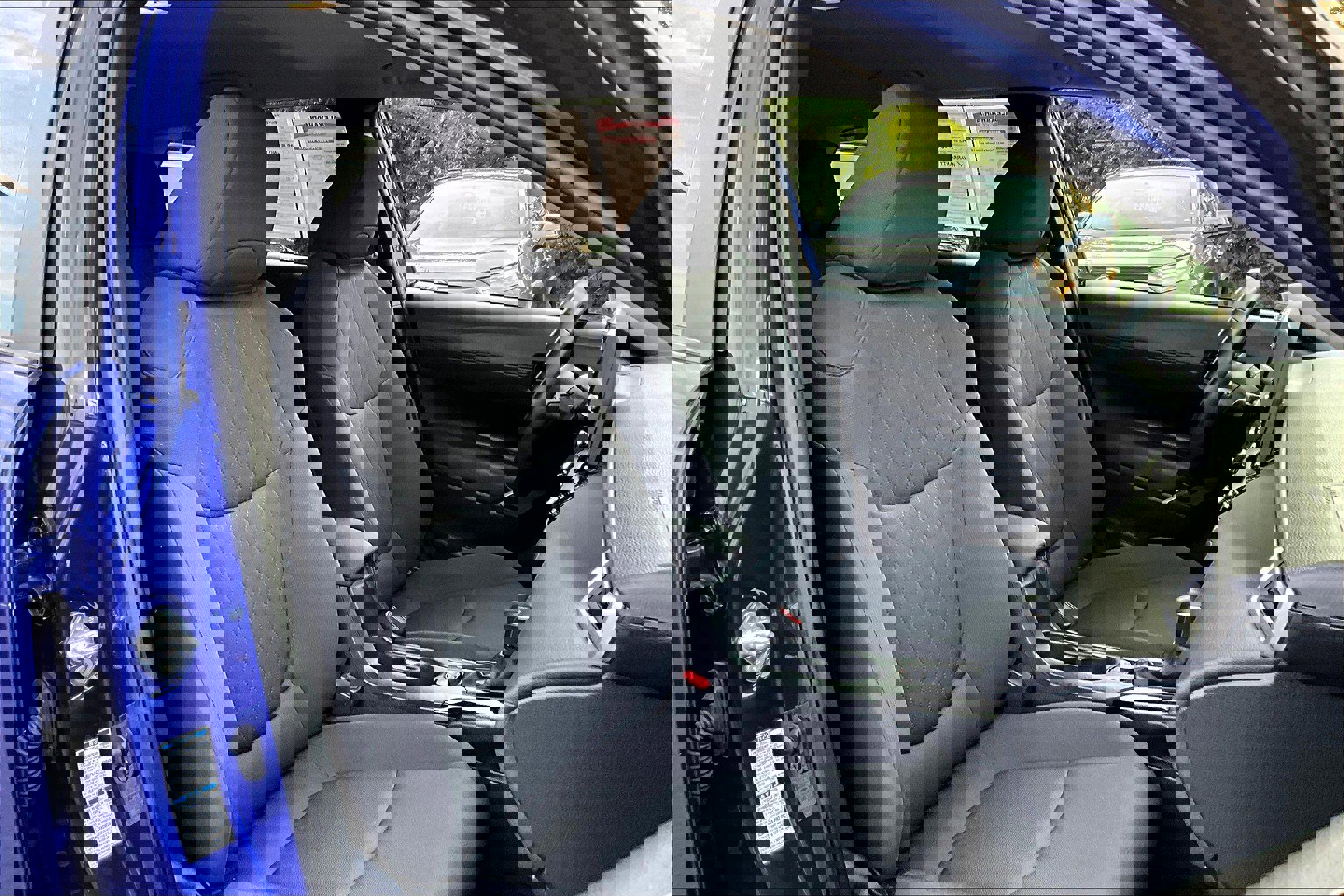 Used 2022 Toyota Corolla Cross LE image 7