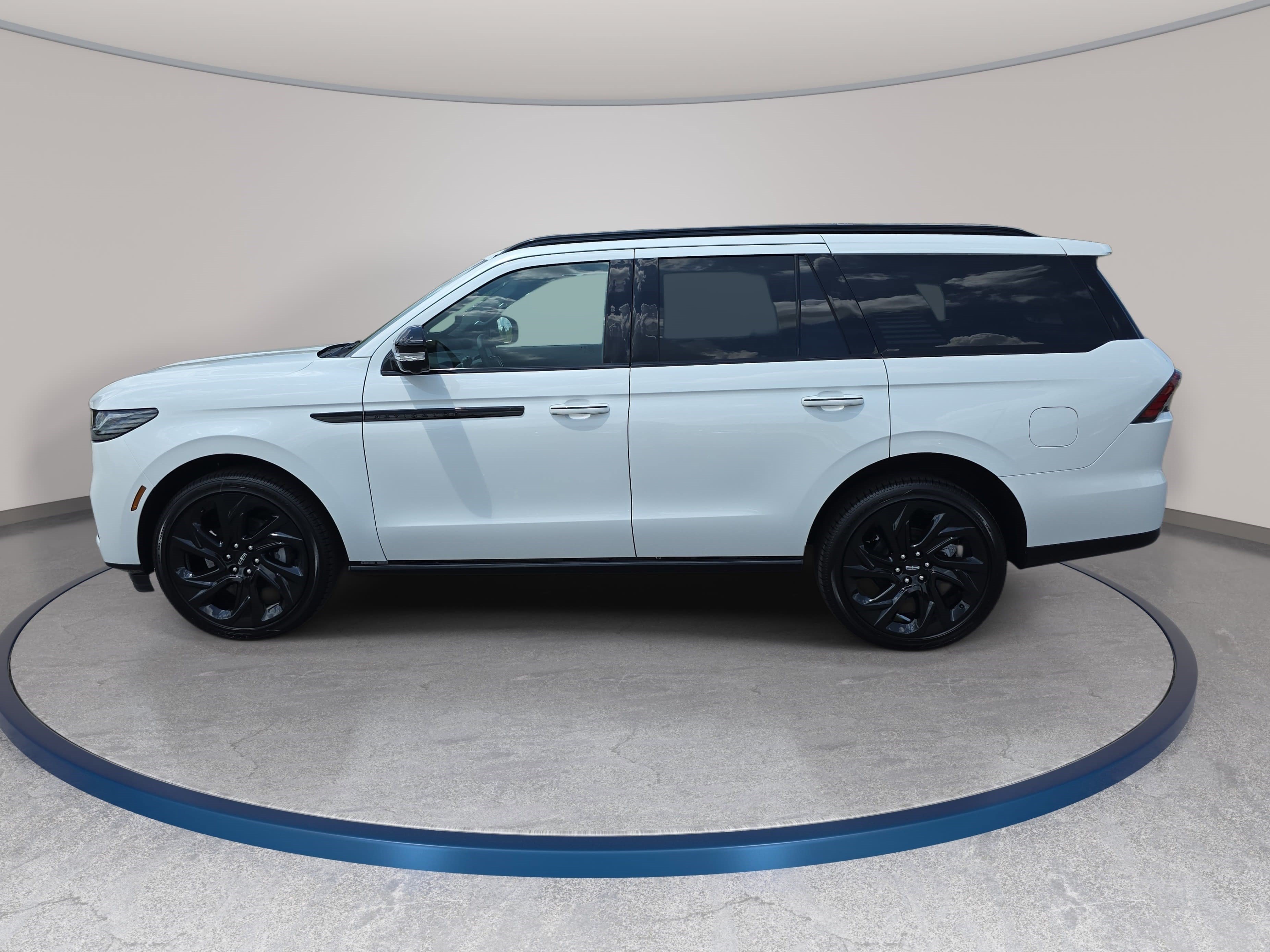 New 2027 Lincoln Navigator Reserve w/ Jet Appearance Package AWD/4WD image 8