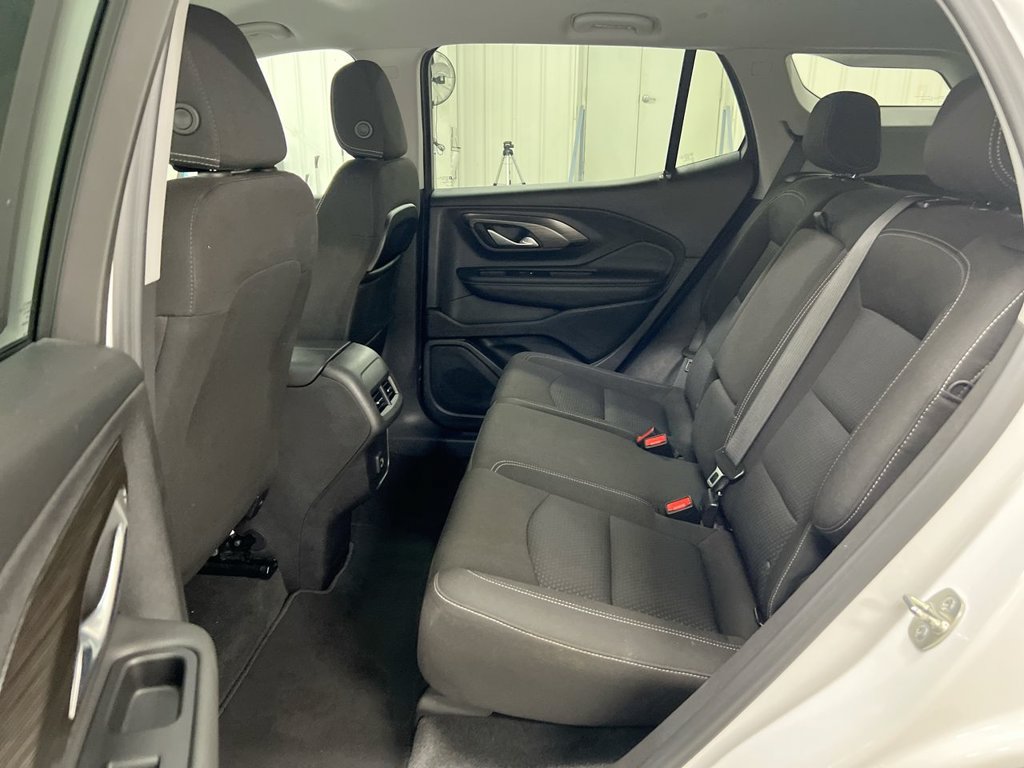 Used 2024 GMC Terrain SLE AWD/4WD image 22