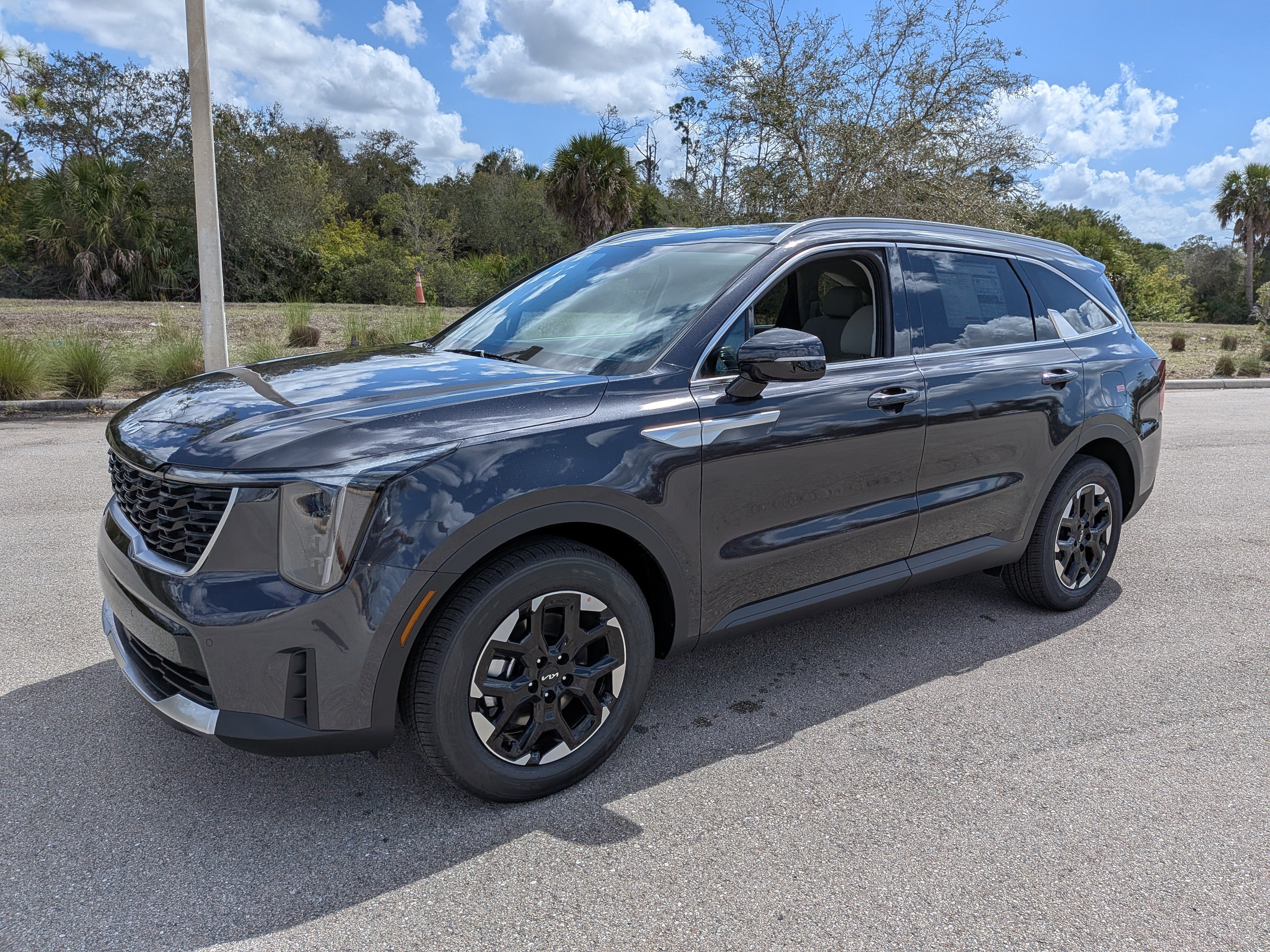 New 2026 Kia Sorento S FWD image 9