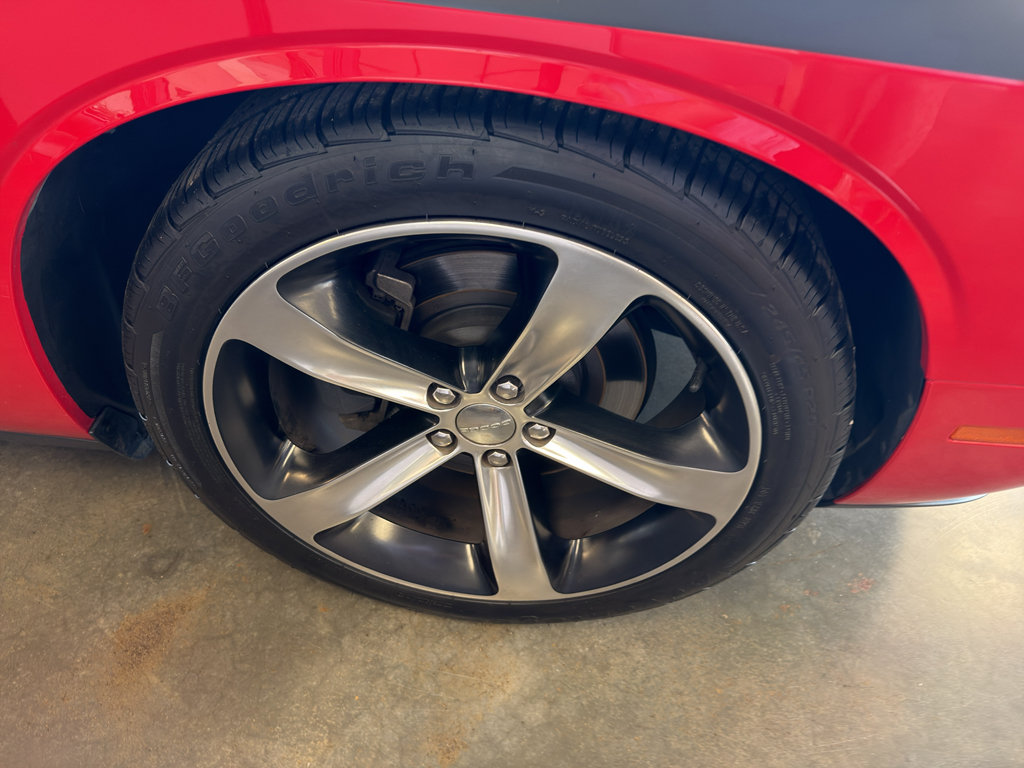 Used 2015 Dodge Challenger R/T Plus RWD image 9