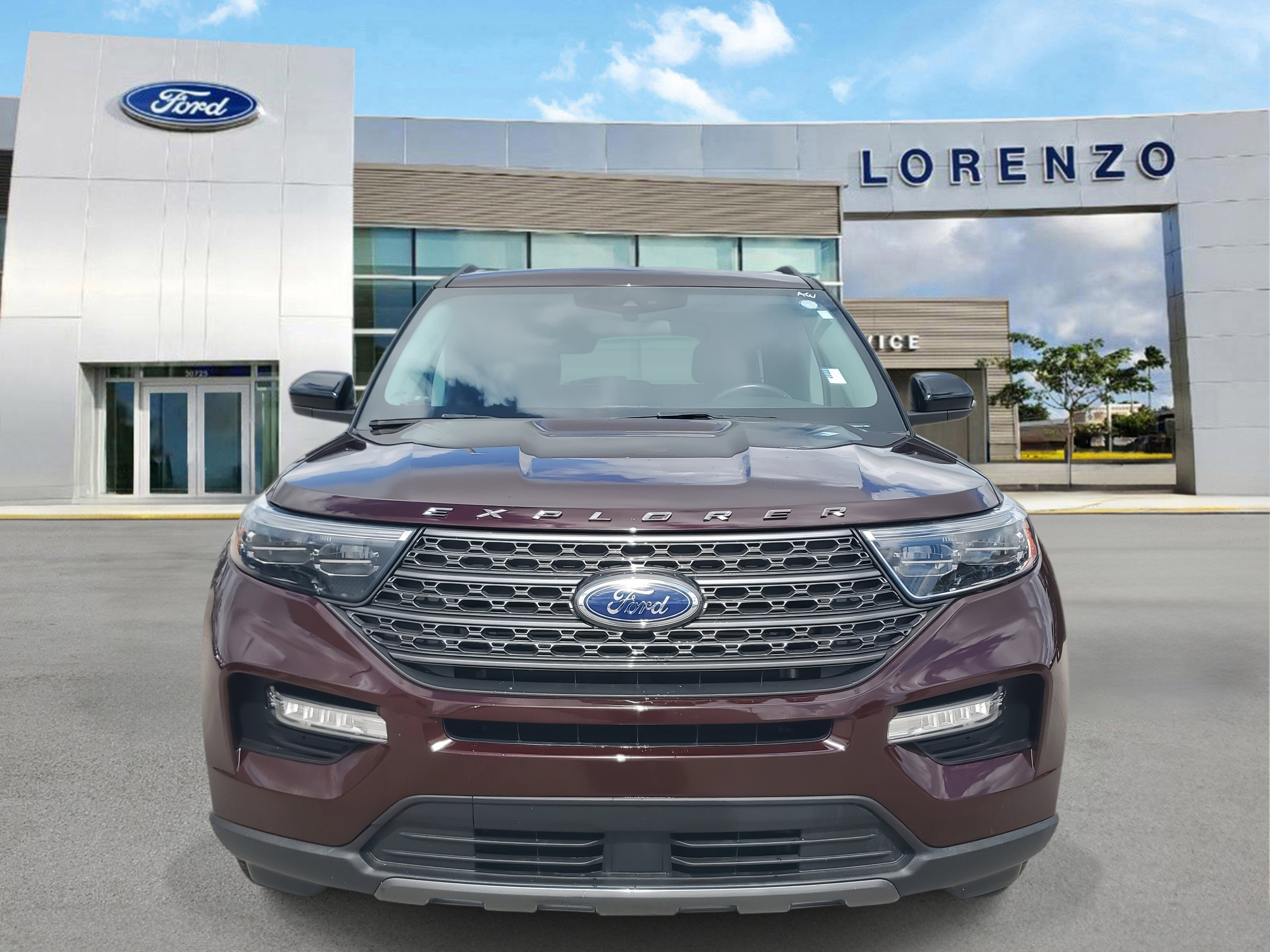 Used 2023 Ford Explorer XLT w/ Equipment Group 202A image 2