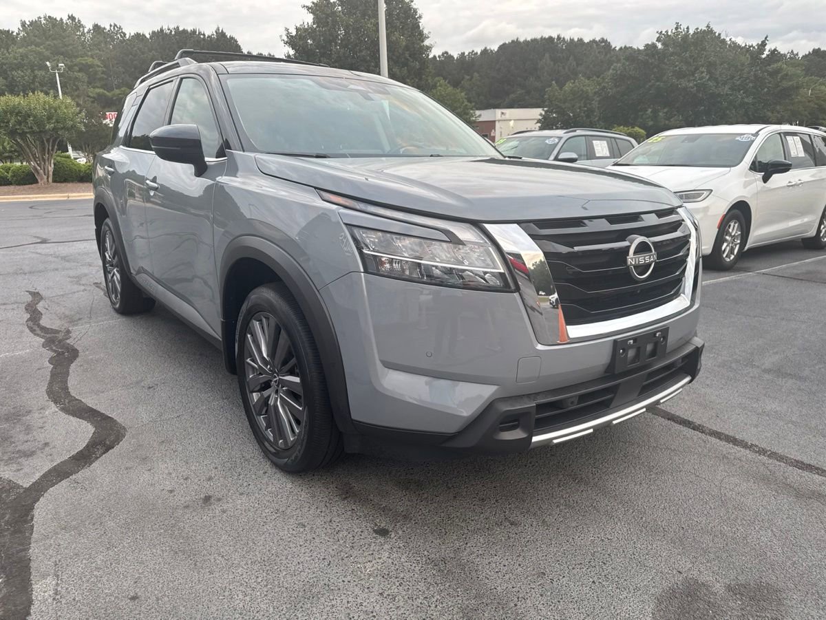 Used 2023 Nissan Pathfinder SL w/ SL Premium Package AWD/4WD image 9