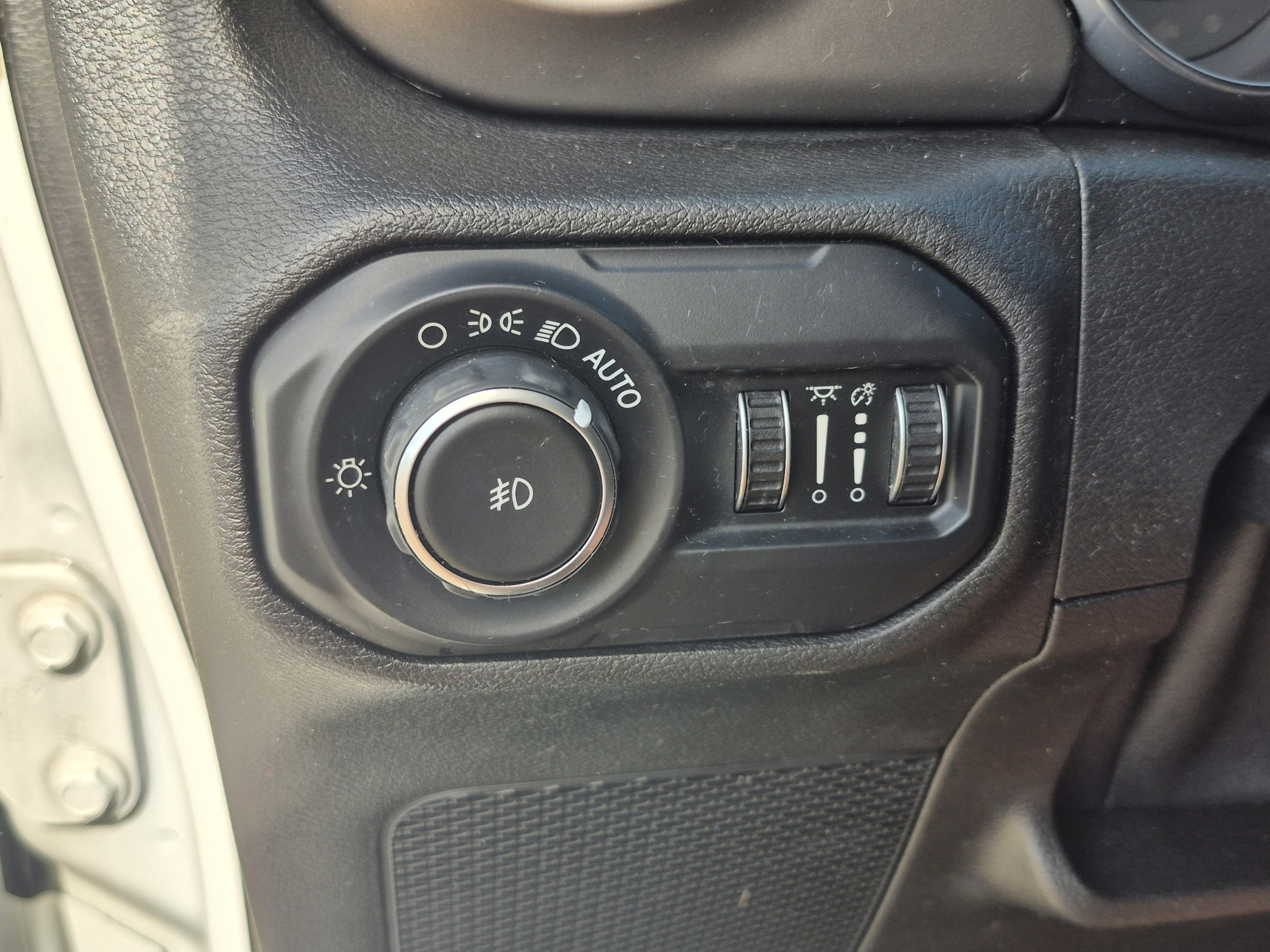 Used 2019 Jeep Wrangler Unlimited Sport S AWD/4WD image 25