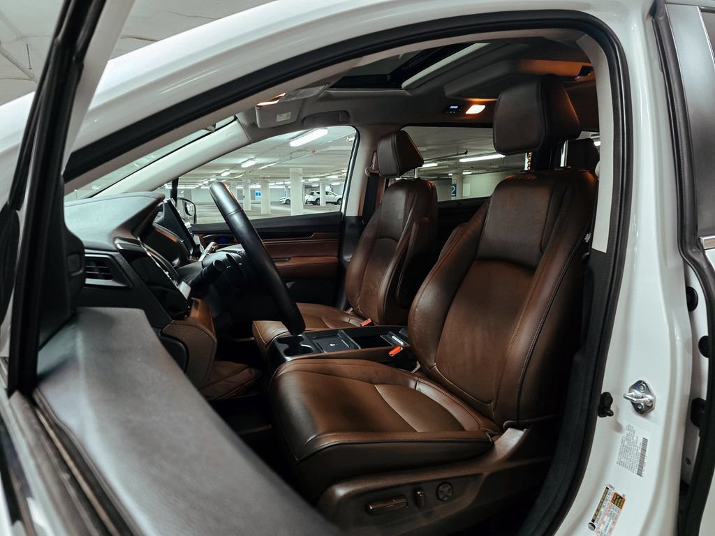 Used 2025 Honda Odyssey Touring image 17