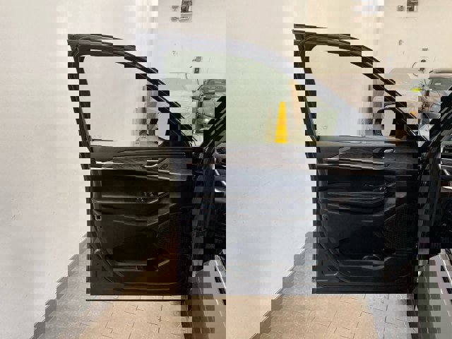 Used 2023 Jeep Grand Cherokee L Limited w/ Black Appearance Package image 16