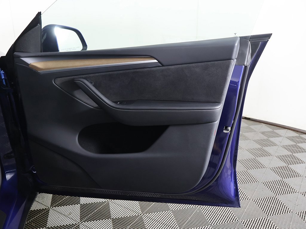 Used 2023 Tesla Model Y Long Range image 18