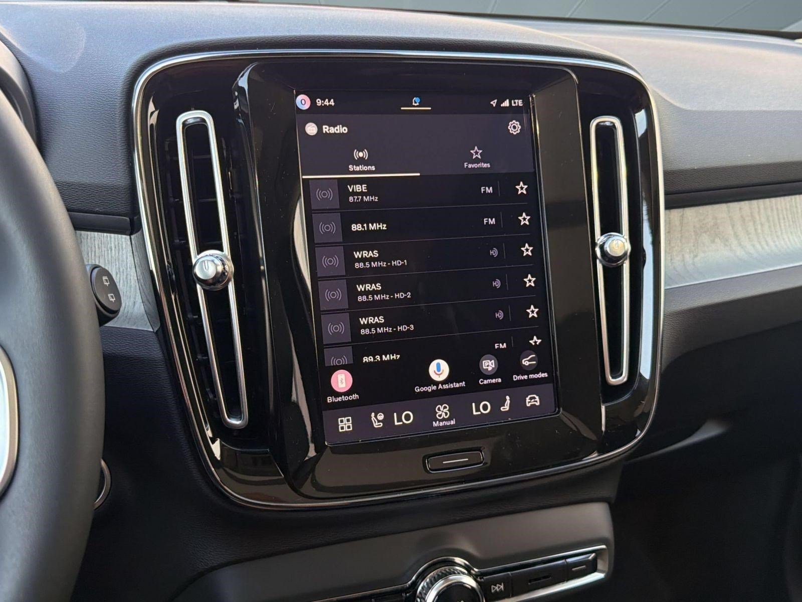 New 2026 Volvo XC40 B5 Core w/ Protection Package Premier AWD/4WD image 21