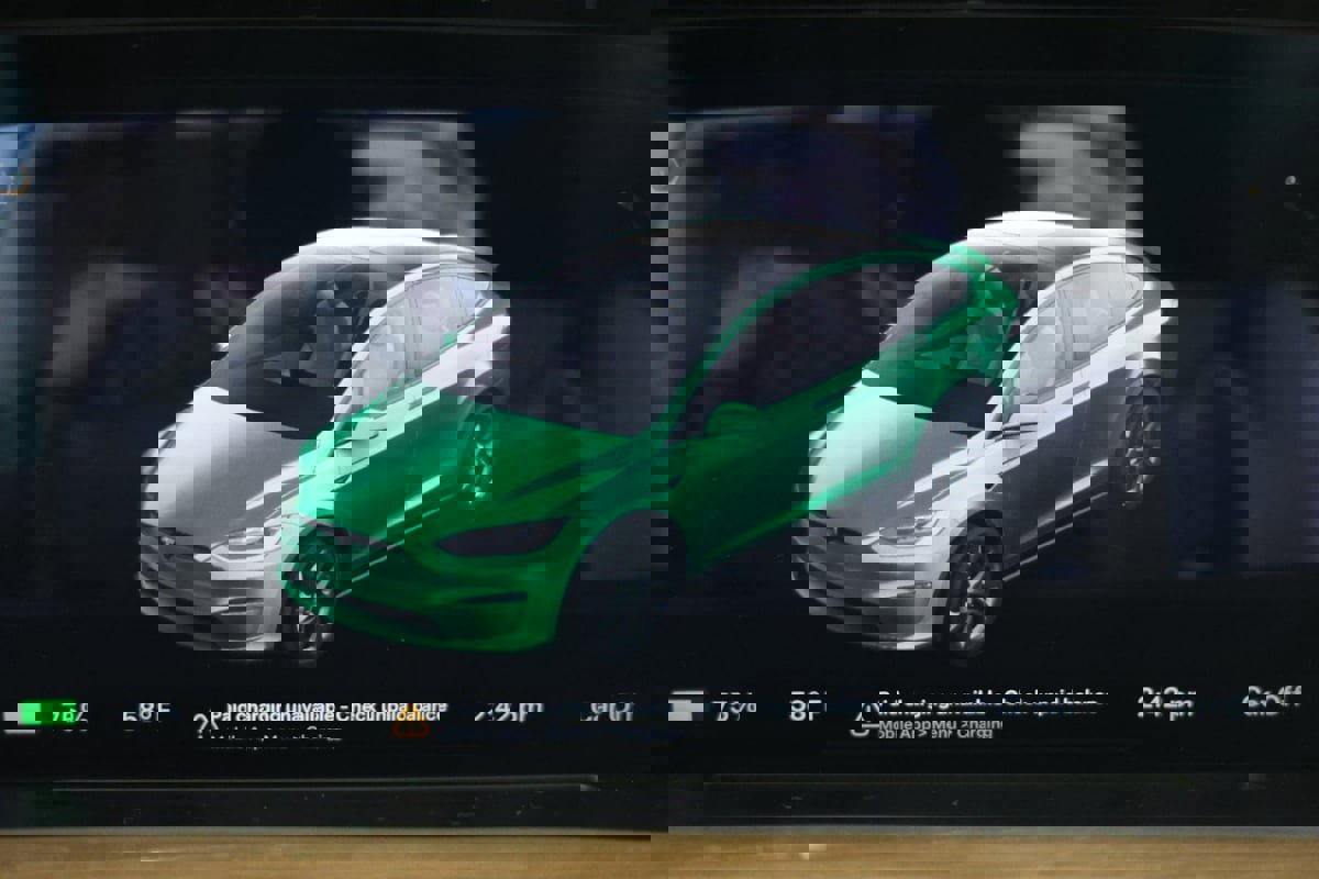 Used 2022 Tesla Model X image 34