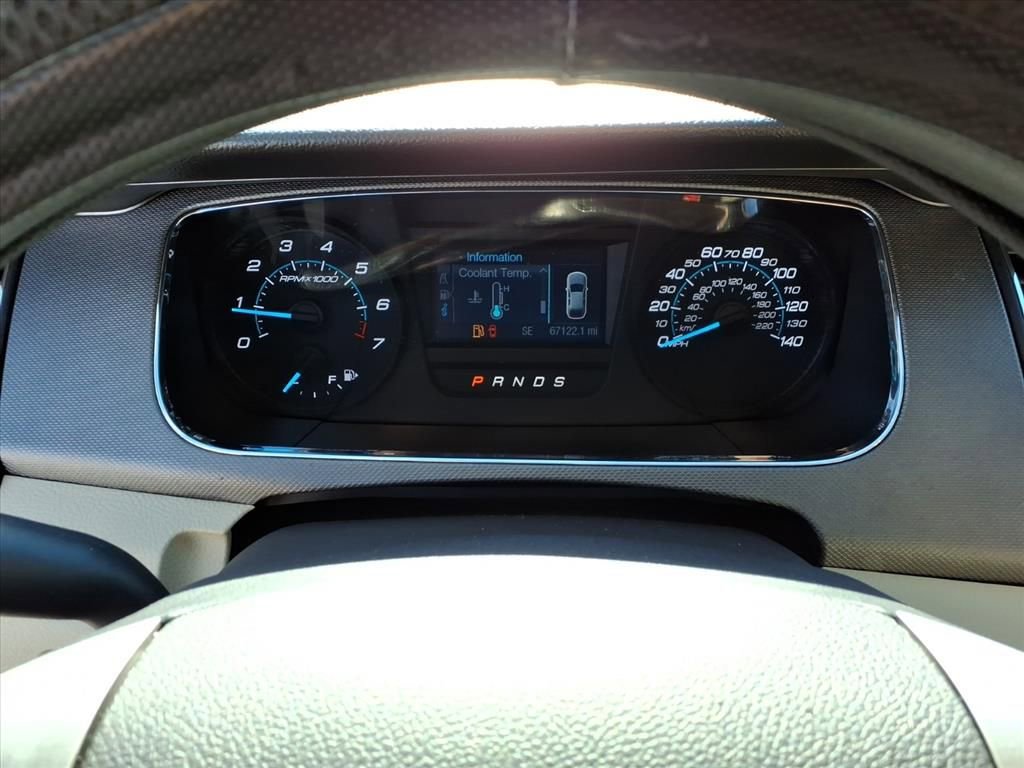 Used 2017 Ford Taurus SE image 17