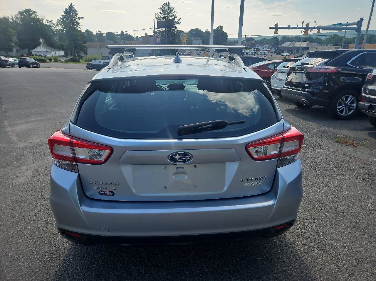 Used 2017 Subaru Impreza 2.0i Premium AWD/4WD image 4