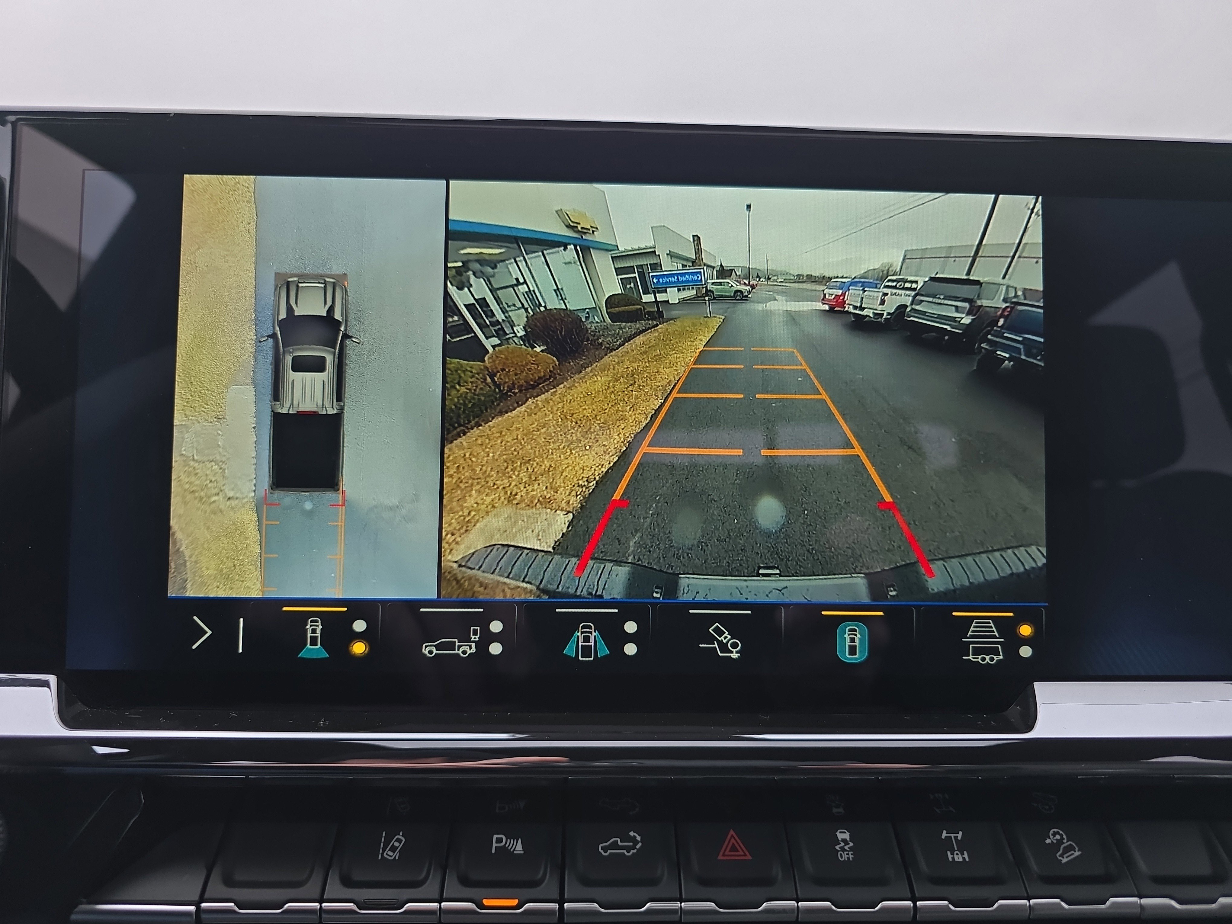 Used 2025 Chevrolet Silverado 2500 ZR2 w/ Technology Package image 33