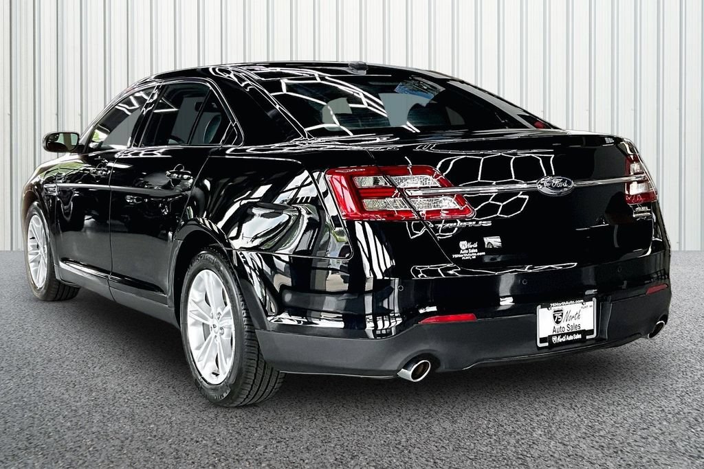 Used 2018 Ford Taurus SEL FWD image 4