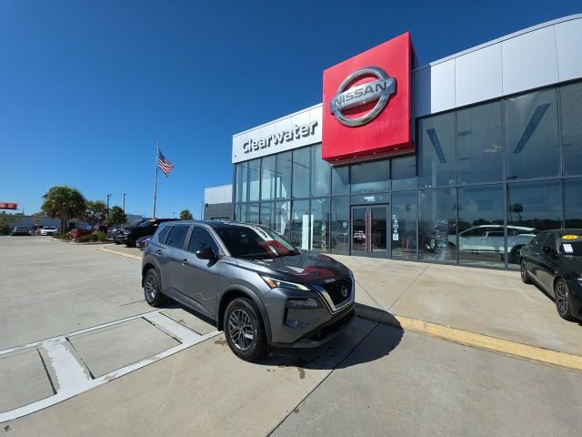 Used 2023 Nissan Rogue S image 1