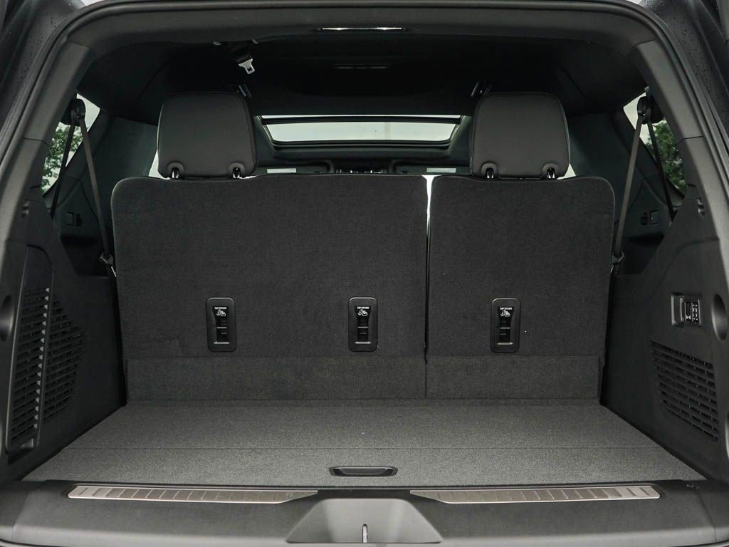 New 2026 GMC Yukon XL Denali w/ Denali Reserve Package AWD/4WD image 8