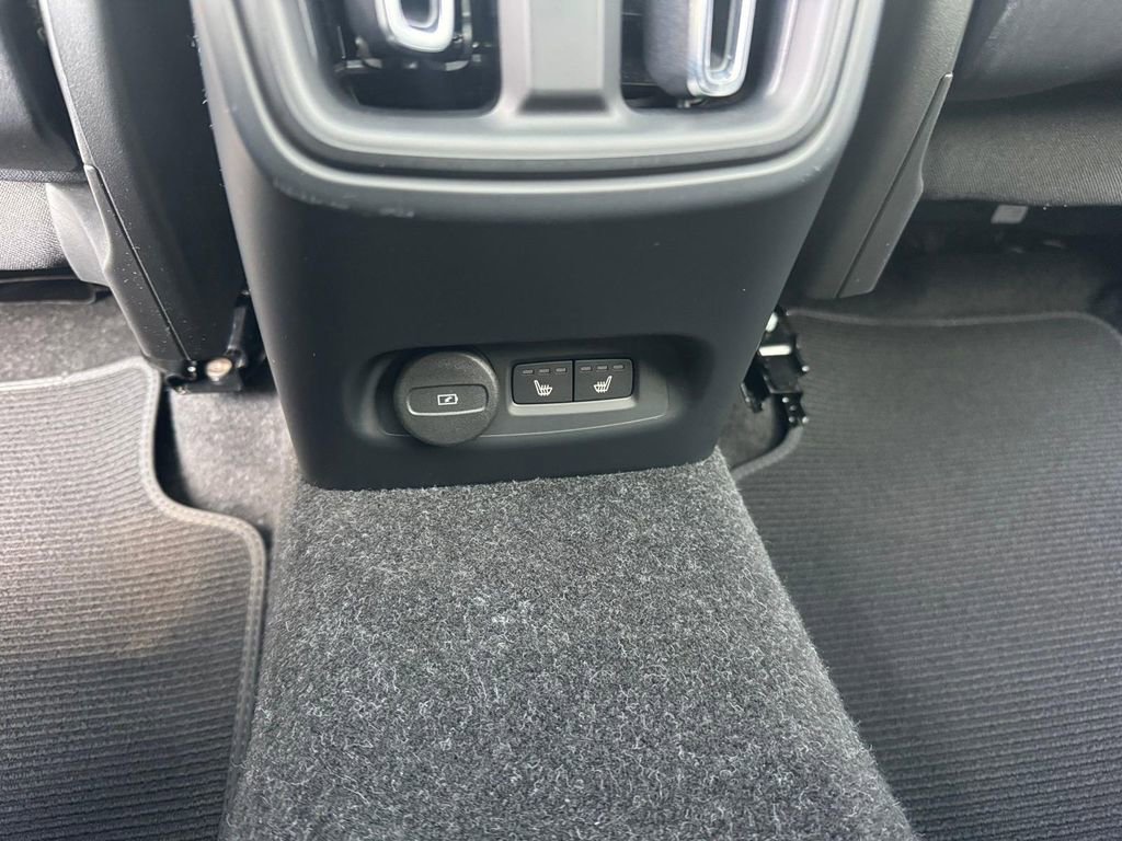 Certified 2023 Volvo XC40 Recharge Ultimate image 10