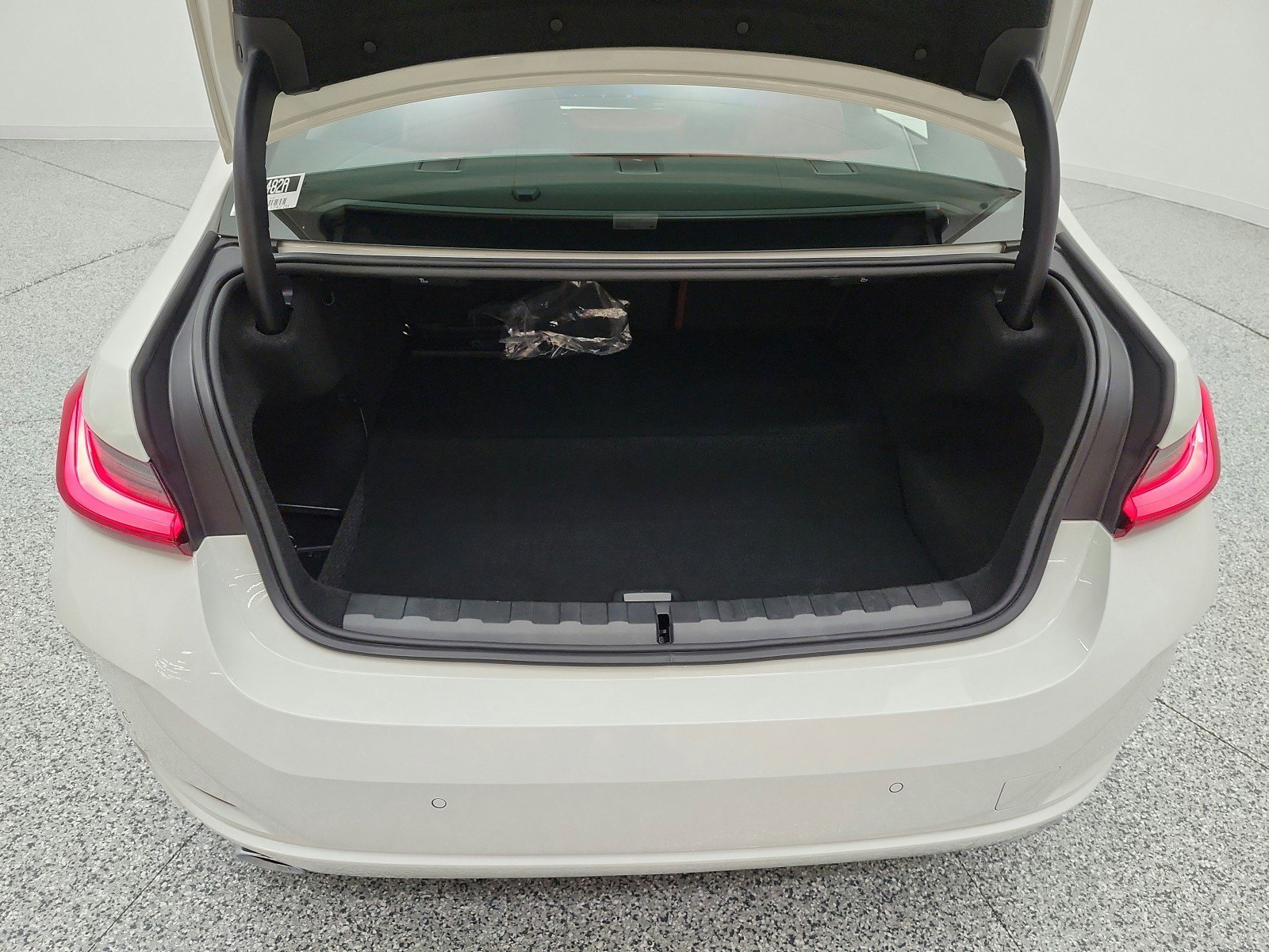 Used 2023 BMW 330e w/ Convenience Package RWD image 28