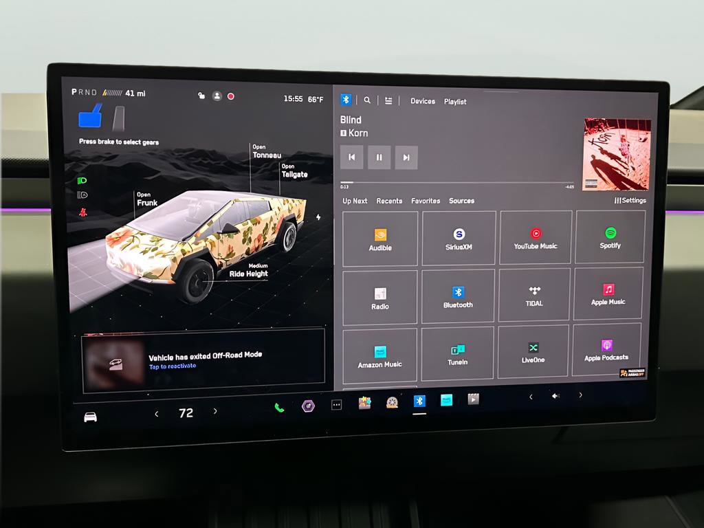 Used 2024 Tesla Cybertruck AWD Crew Cab image 19